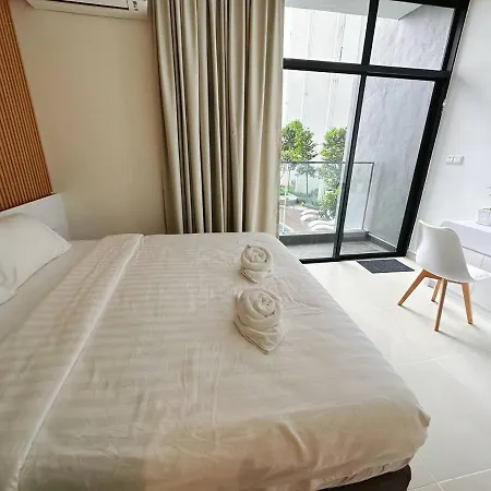 Seaside Pool View Studio Apartment At Kota Kinabalu City Centre Exterior photo