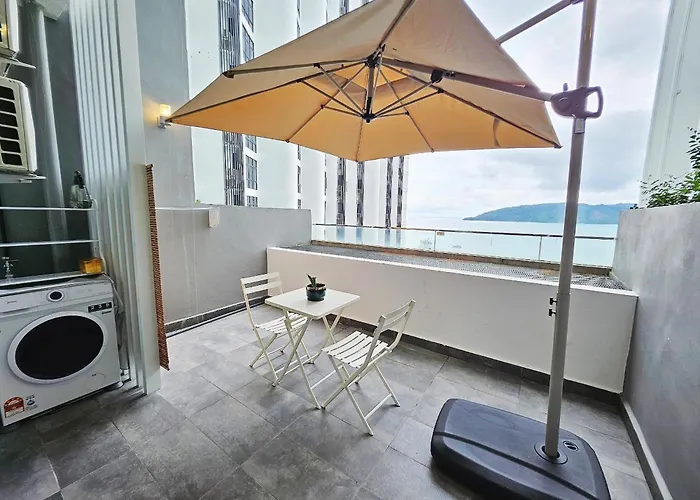 Seaside Pool View Studio Apartment At Kota Kinabalu City Centre