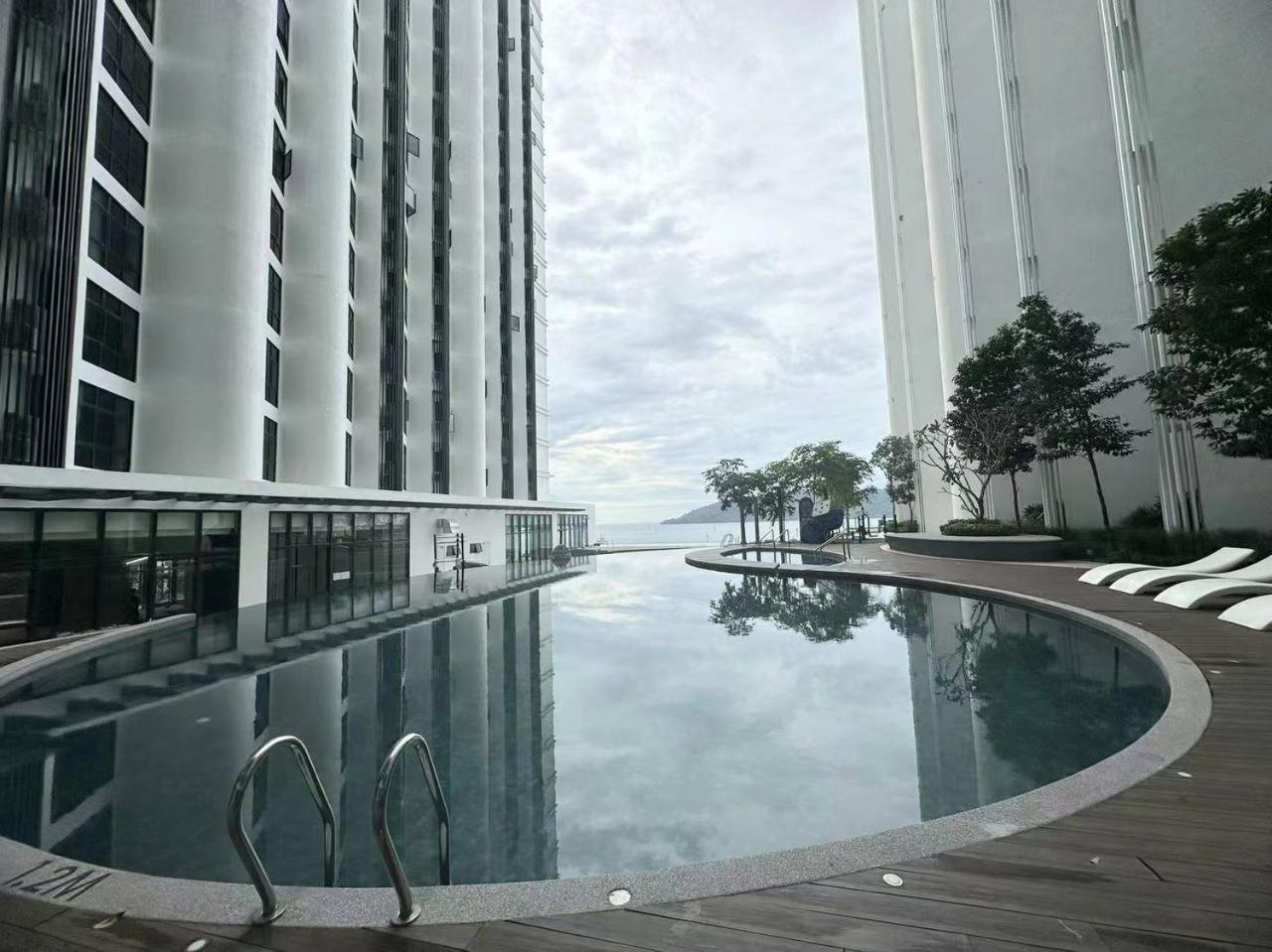 Seaside Pool View At Centre * Kota Kinabalu