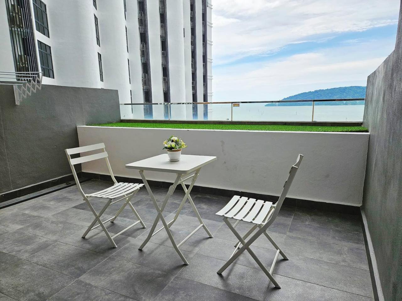 Apartment Seaside Pool View At Centre